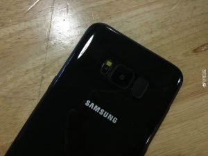 Samsung S8: Foto svelano dettaglio design e Bixby