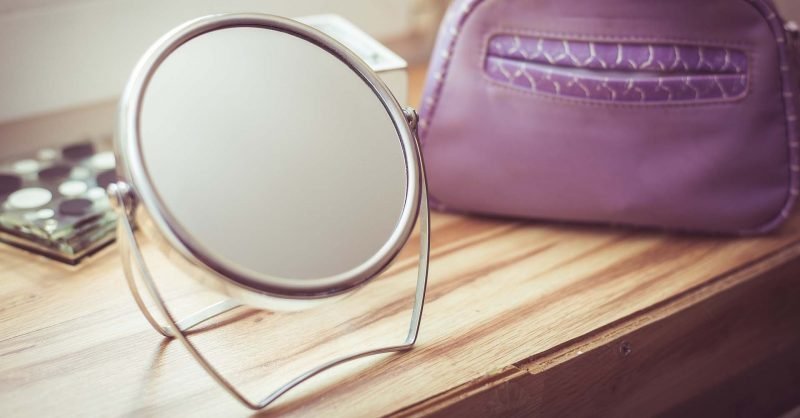 Specchio con luci per il trucco: le migliori postazioni trucco portatili Specchi con luci per trucco