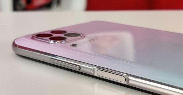 Huawei P40 Lite: Il miglior smartphone sotto i 300 euro del 2020?